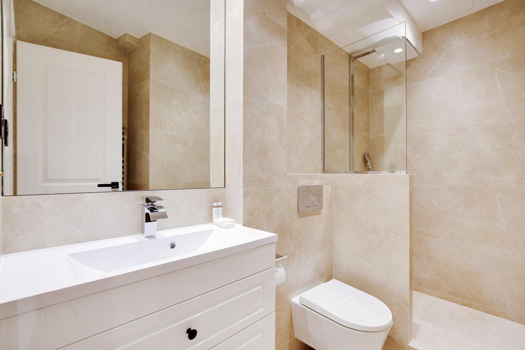Modern - 2br-6p - Marais Apartment *